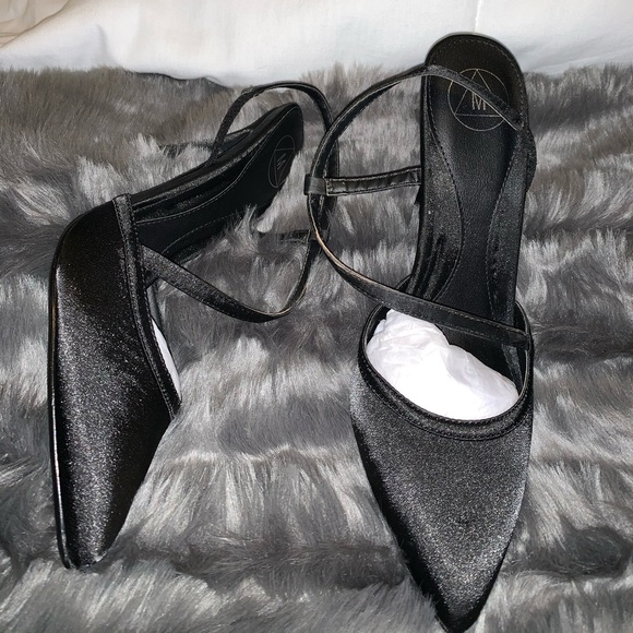 Black Heels BRAND NEW NEVER BEEN WORN BEFORE!! - Picture 4 of 4